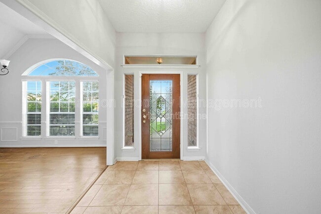 Photo - 15911 Moonrock Dr