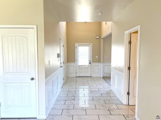 Photo - 807 Citrona Dr