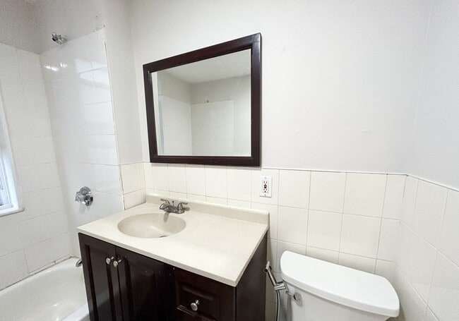 Photo - 18 Eastman St