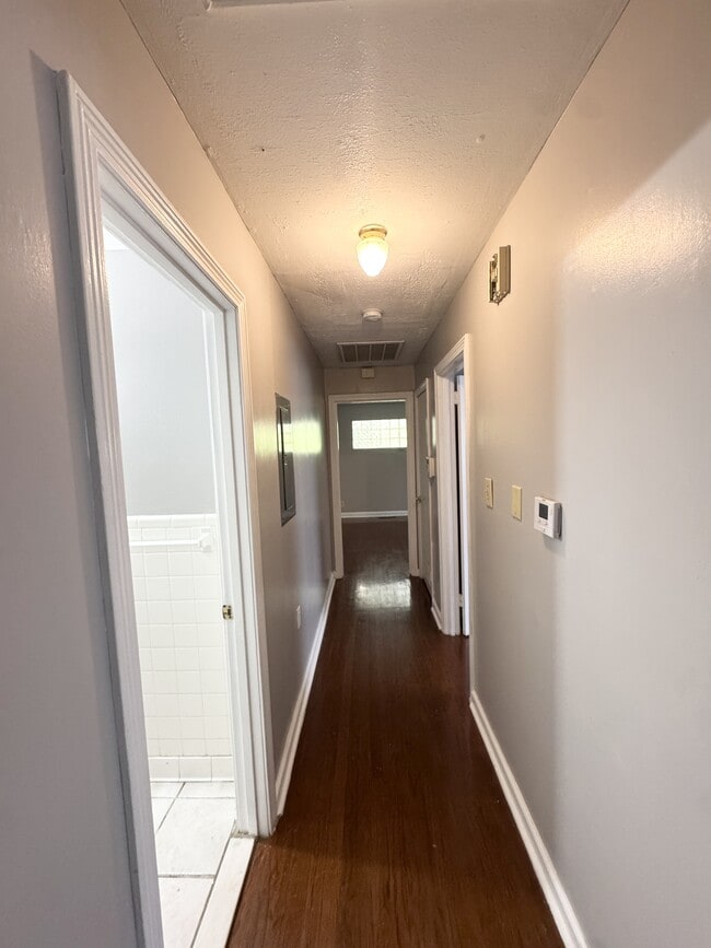 Photo - 1523 Canterbury Rd