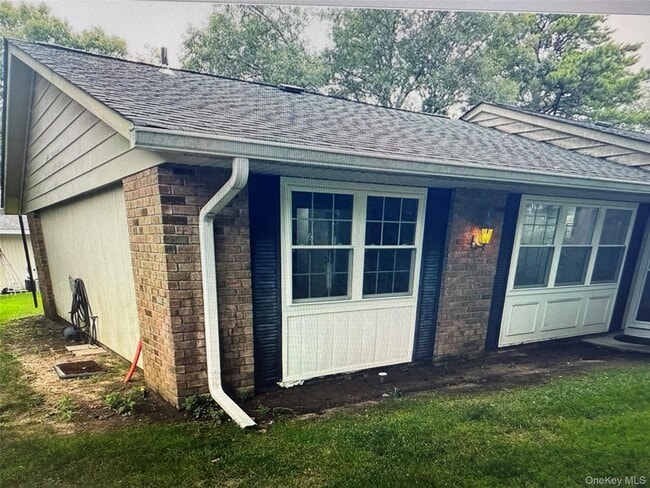 Photo - 333 Woodbridge Dr