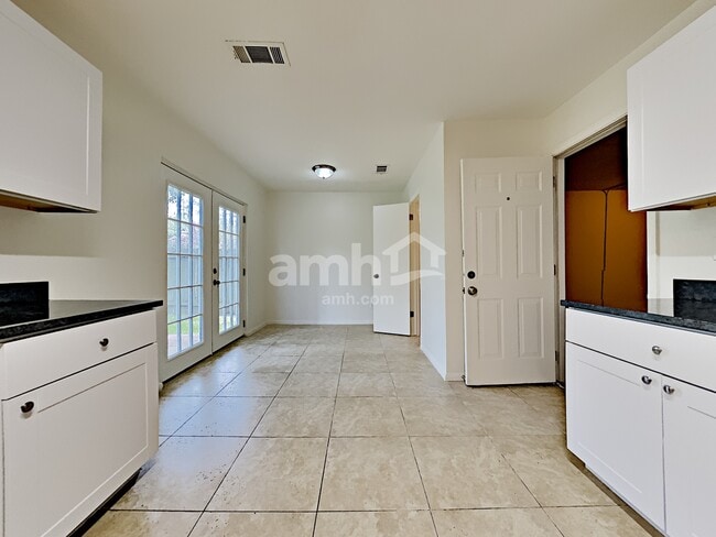Photo - 2738 Springstone Dr