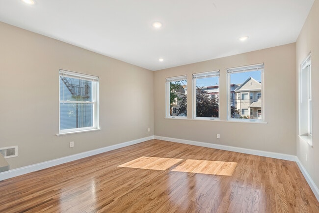 Living Room - 68 W 52nd St Unit A