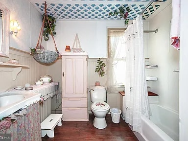 Photo - 42 Main St N