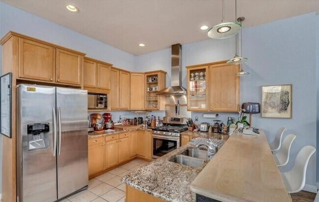 Photo - 2902 Irving St