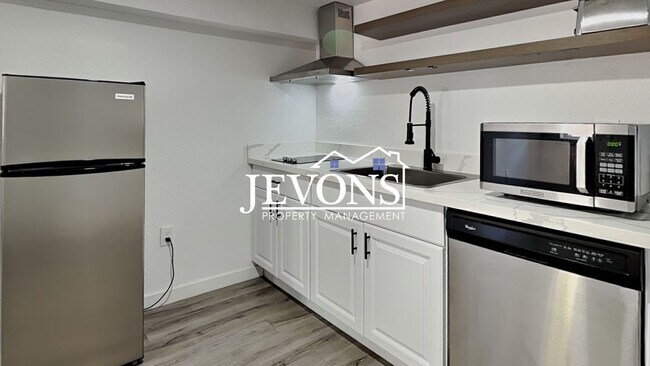 Photo - 630 N Skyline Dr Unit B