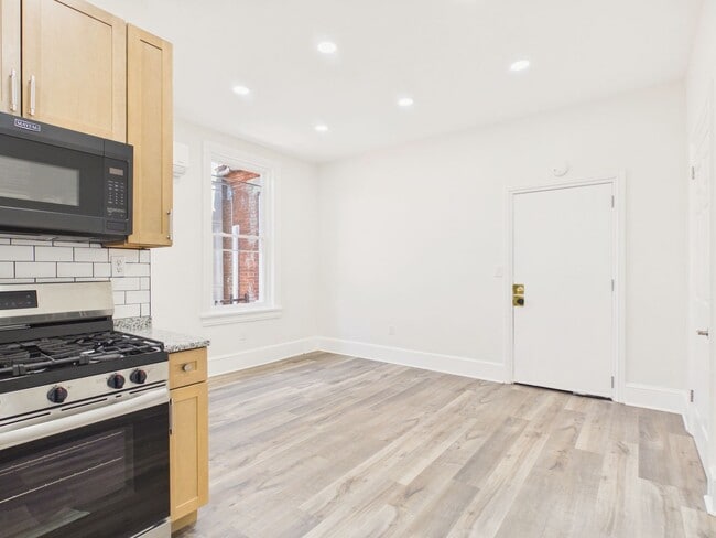 Photo - 1012 N 3rd St Unit Apt 4