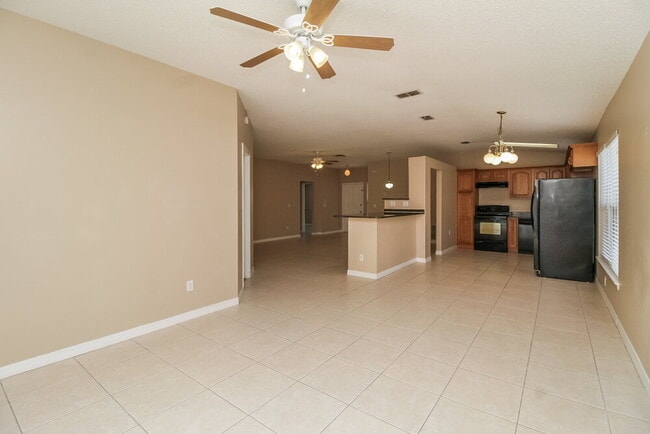 332 Cello Cir