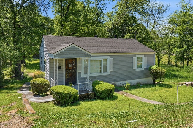 Photo - 517 11th Ct W