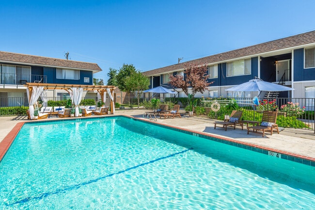 Photo - Oakridge Apartments