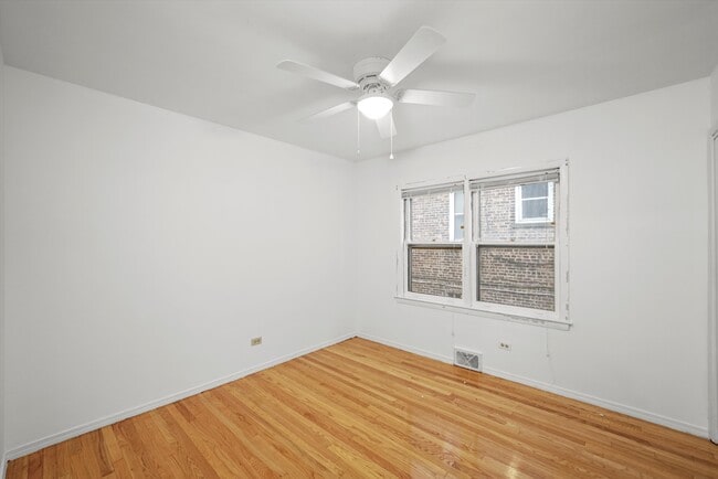 Building Photo - 6158 N Hoyne Ave Unit 1