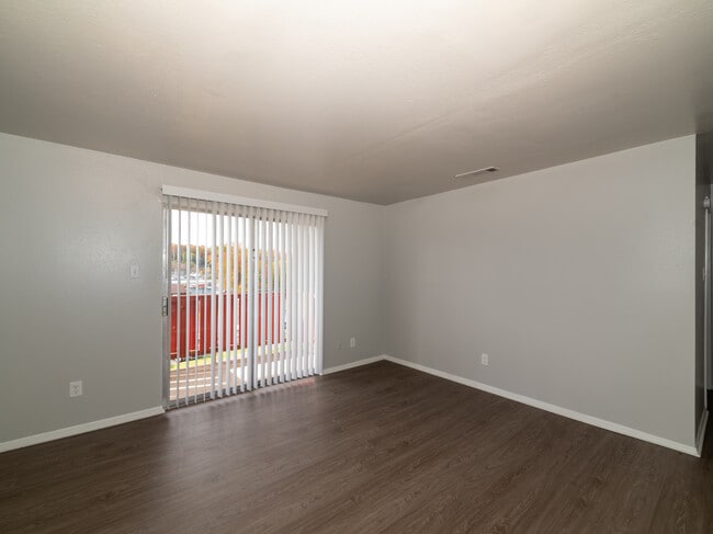Parkway Crossing Apartments
