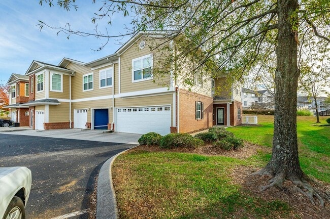 Building Photo - 6105 Regency Ct