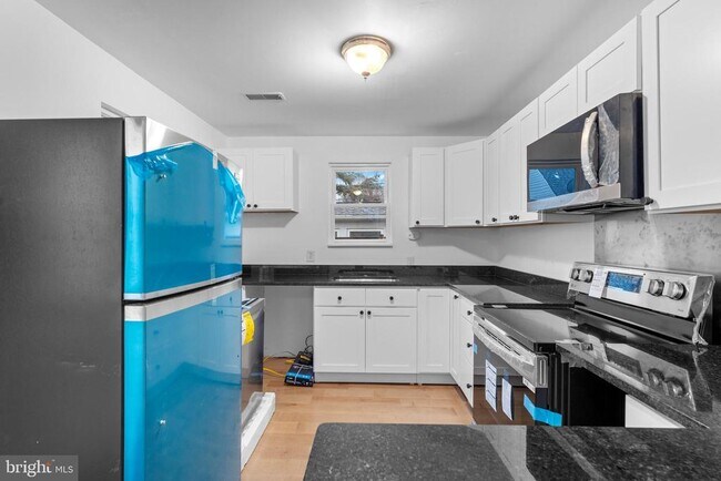 Photo - 1504 Taylor Ave