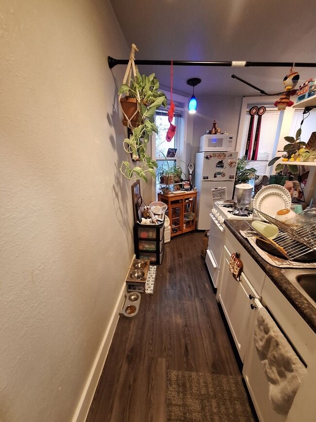 Photo - Studio Open May - Convenient location with storage! Unidad 3