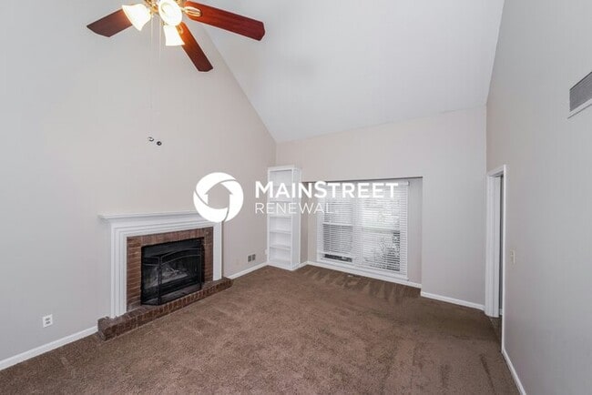 Photo - 3 Bedroom Pet-Friendly Home in Louisville, KY with Main Street Renewal