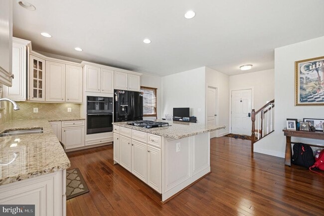 Photo - 23222 Hemmingford Cir