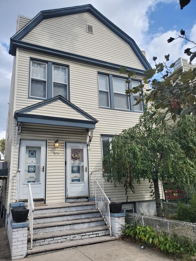 Photo - 376 Van Nostrand Ave Unit 2