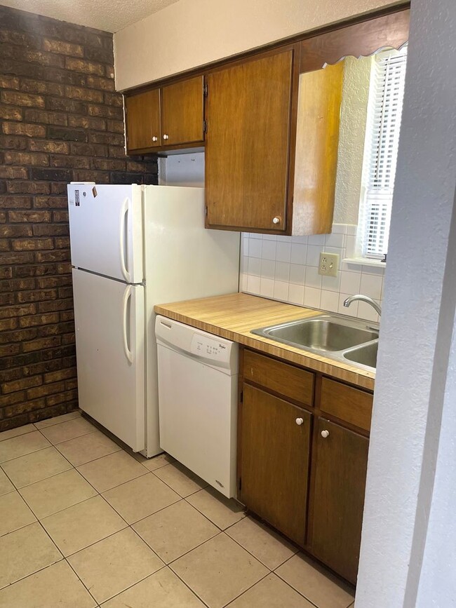 Photo - Spacious All Electric Townhome Near Downtown Independence