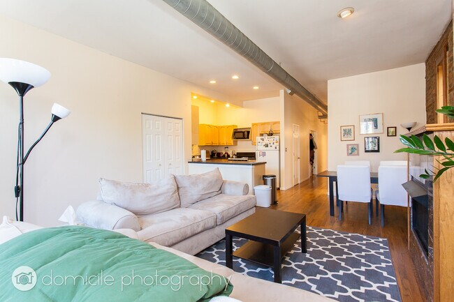 Photo - 1817 W Armitage Ave Unidad 2