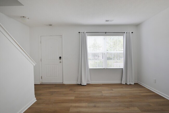Photo - 1413 Bloomington Blvd