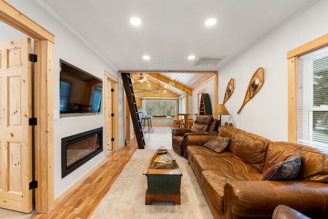 Photo - 306 Waverly St Unidad ID1244943P