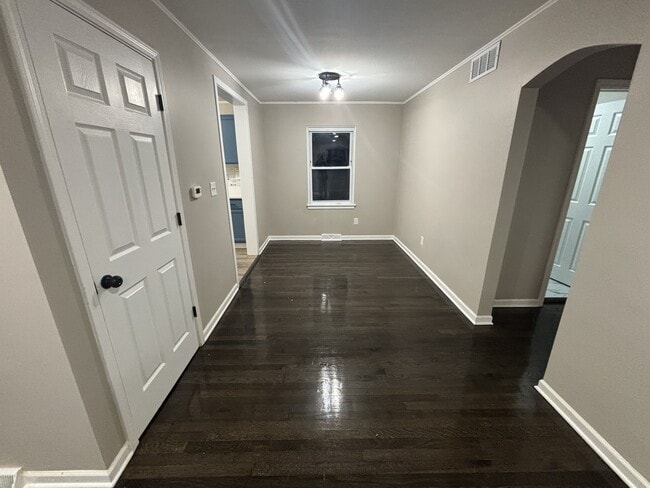 Photo - 1058 Baker St