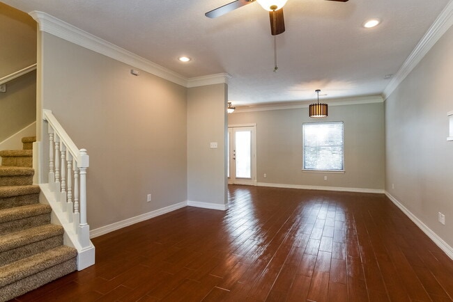 Photo - 612 Spruce Dr