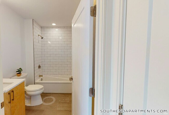 Photo - 1 Newcomb St Unit 605