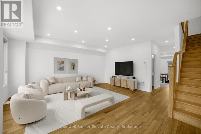 Photo - 42 Wind Tree Wy