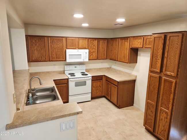 Photo - 22533 W Papago St