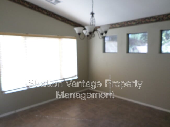 Photo - 1123 E Devon Dr