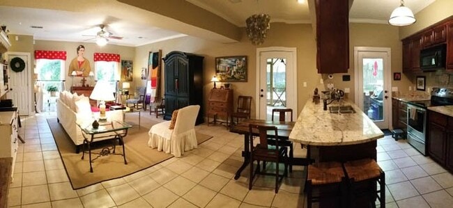 Photo - 685 N 14th St