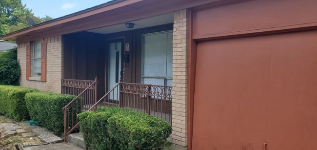 Photo - 513 Bedford Dr