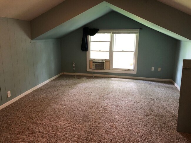 Photo - Large home on corner lot in Woodbine, Great Front Porch, Blocks from Coffee Shop, Easy Interstate...