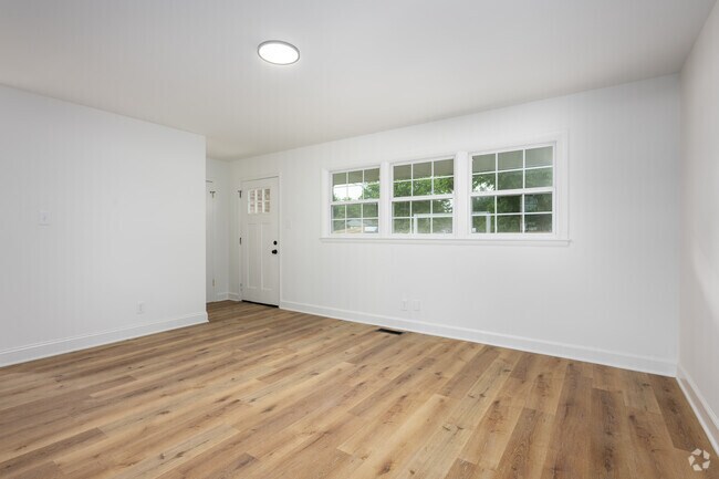 3BR, 2BA - 1,023SF - Living Room