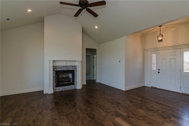 Photo - 1620 Sweetbriar Way