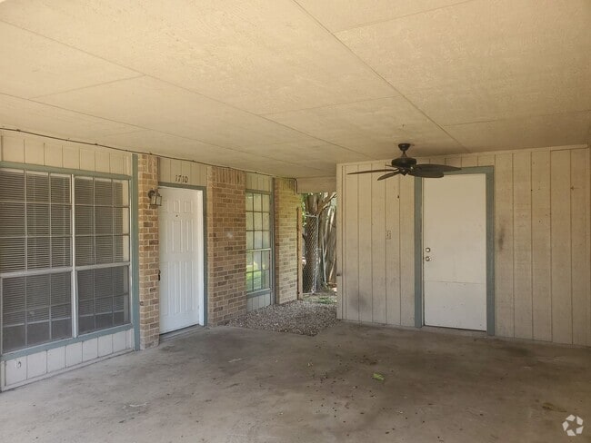 Building Photo - 1708.1710 Rawhide Loop Unit 1710 Rawhide Loop Rental