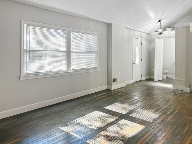 Photo - 974 Crystal Rock Rd