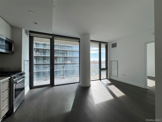 Building Photo - 131-03-131-40 40th Rd Unit 16P