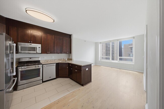 Photo - 33 W Ontario St Unit 36C