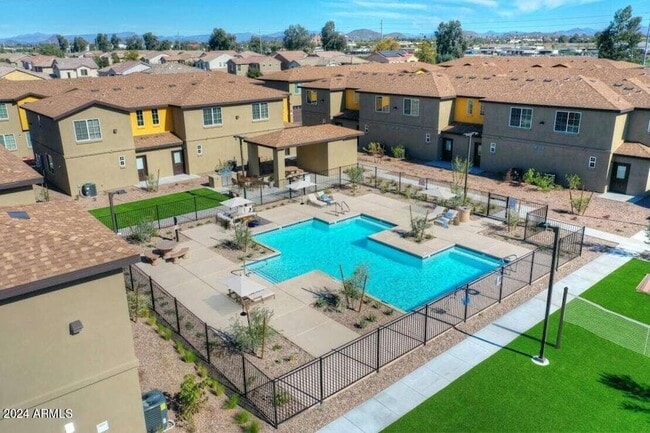 Photo - 1950 W Tierra Buena Ln Townhome