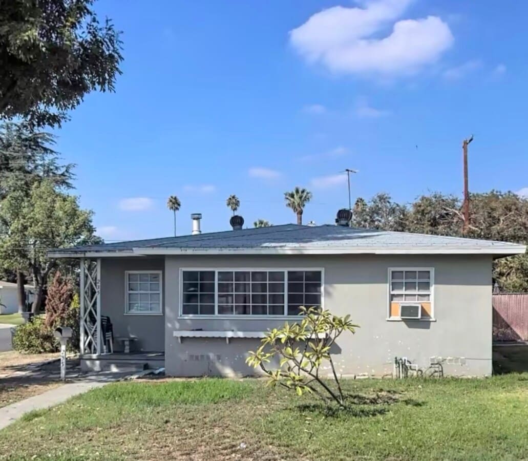 Photo - 235 S Robin Rd
