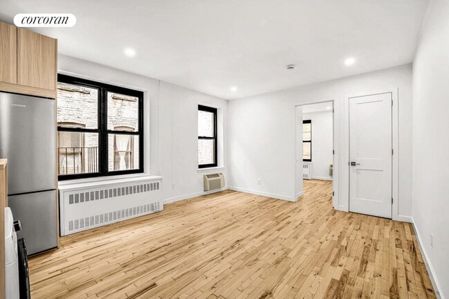 Building Photo - 315 E 95th St Rental