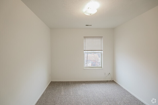 3BR, 1.5BA - 1100SF - Bedroom 2