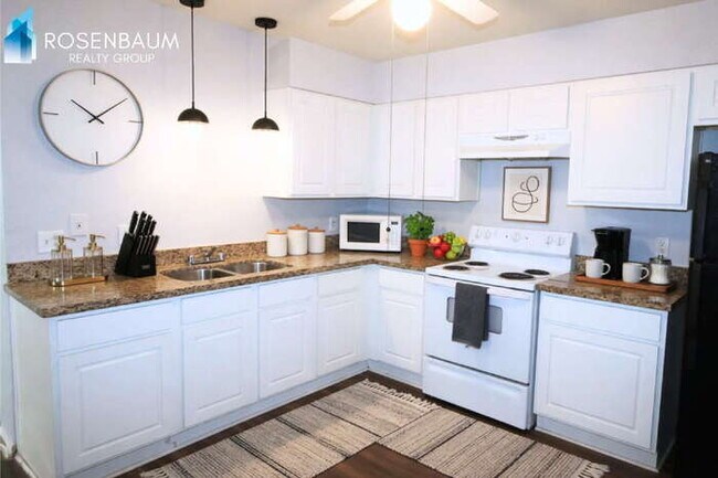 Photo - 1750 E 6th Ave Unidad 1750