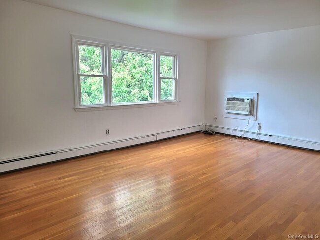 Photo - 508 New Rochelle Rd Unit 2