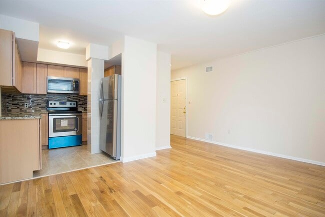 Photo - 200 Central Ave Unit B5