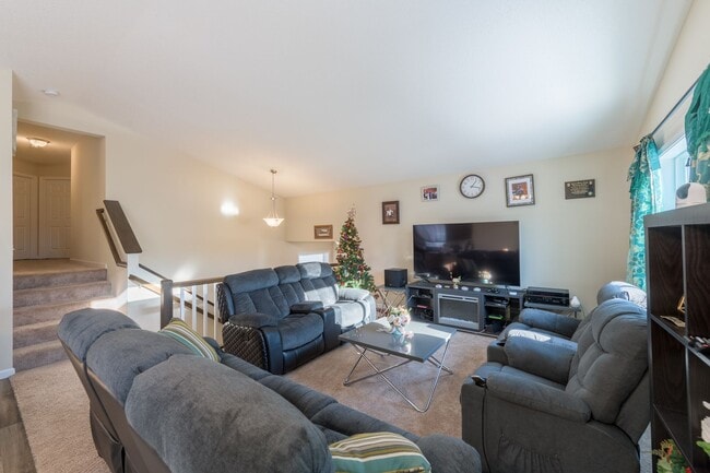 Photo - Beautiful Three Bed Home In Nice and Quiet Shafer Location For Lease! Chisago lakes schools!