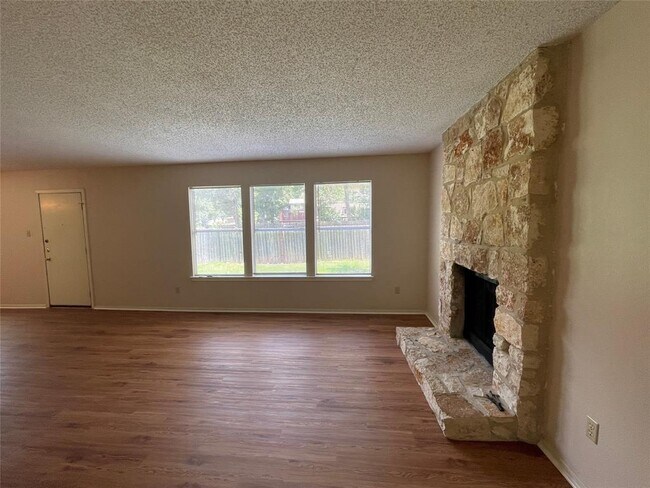 Photo - 8116 Pilgrims Pl